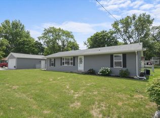 205 E Northline Rd, Tuscola, IL 61953