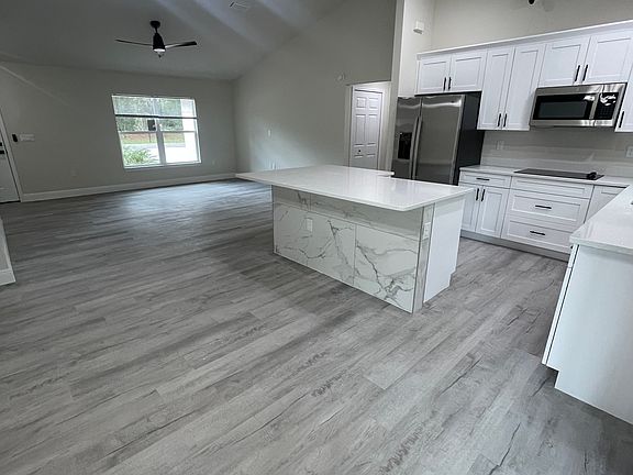 3rd image of 10631 N Frantz Ave