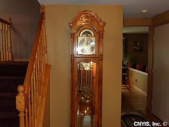 3rd image of 6047 Jerusalem Dr