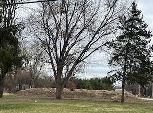 800 North Main Street #9-10, Prairie Du Chien, WI 53821