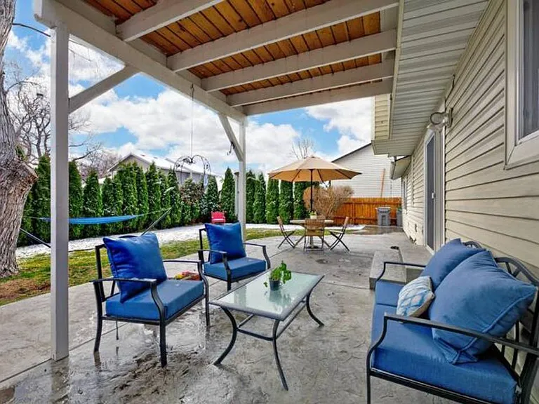 3146 N Maywood Ave — Photo 20