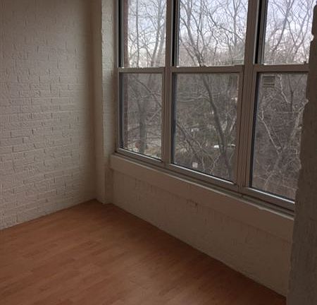 2039 W. Greenleaf #3 LR5