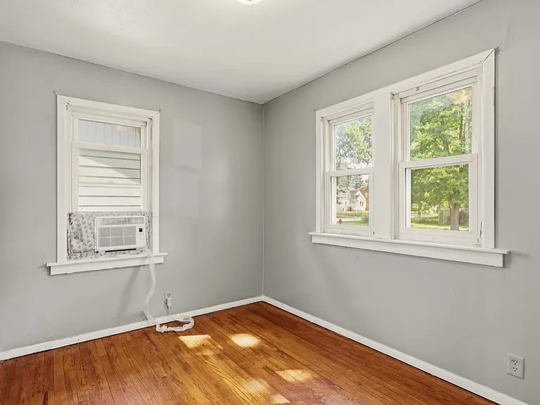 217 Alice St — Photo 4