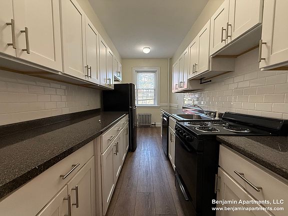 2nd image of 2043-2045 Commonwealth Ave #4A
