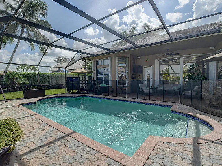 19211 N Creekshore Ct — Photo 56