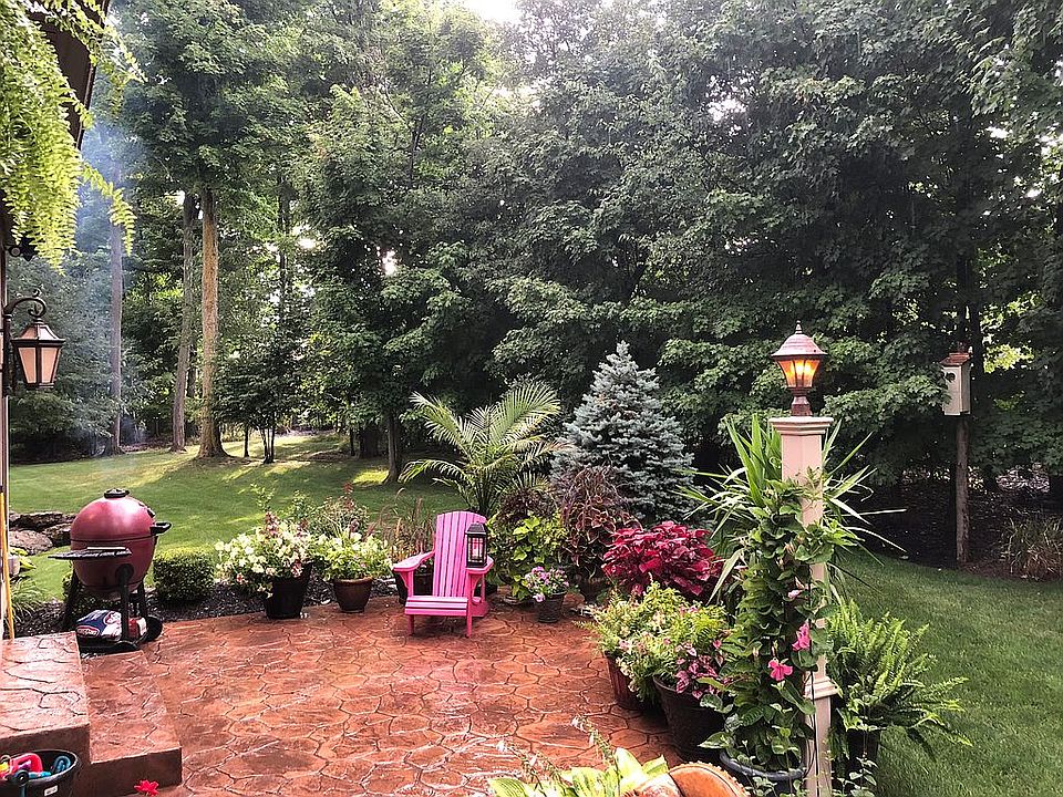 2nd image of 9690 Stonecliff Ct