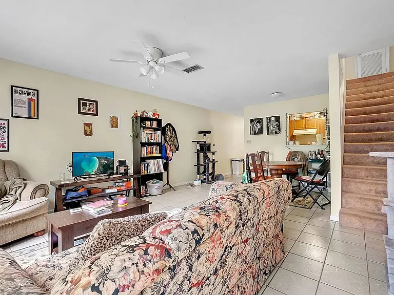 840 W Georgia St #B — Photo 24