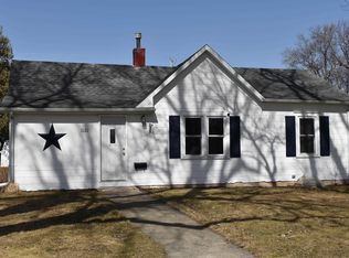 1121 Oak St, Osage, IA 50461