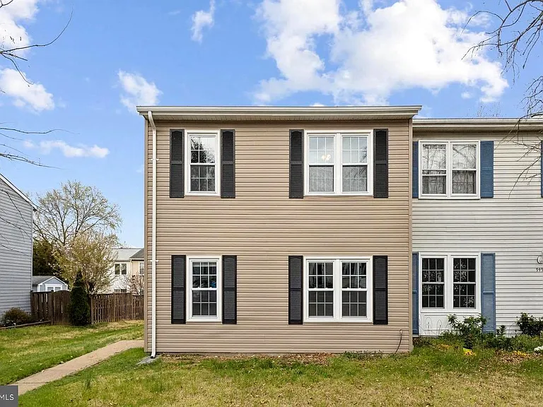 9490 Mooregate Ct — Photo 1