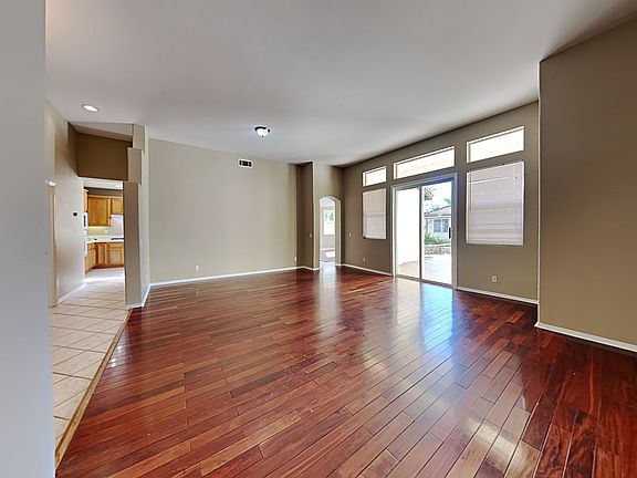 3rd image of 31513 Sagecrest Dr
