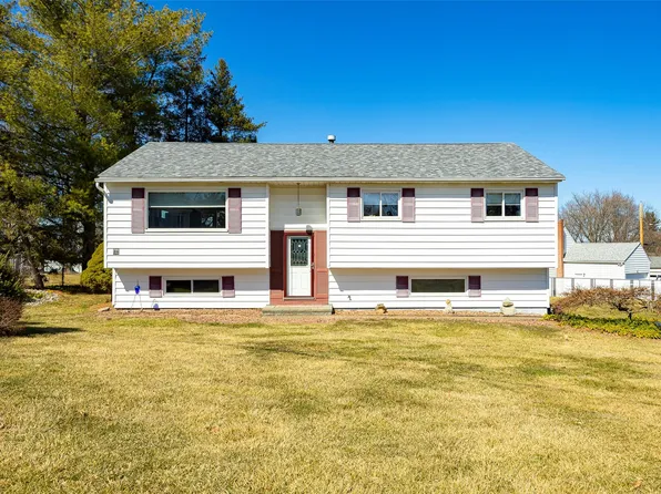 26 Ricky Lane, Poughkeepsie, NY 12601