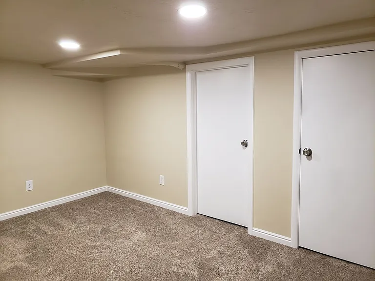 966 W Center St — Photo 12