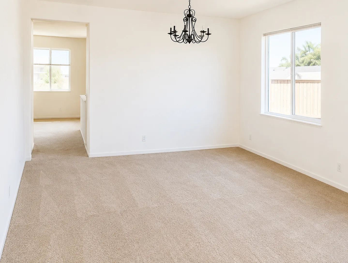4 bed, 1667 sqft, $2,695 — Photo 4
