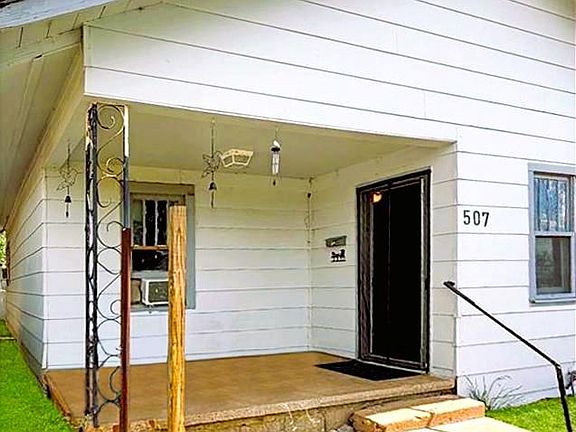 2nd image of 507 W Cypress St