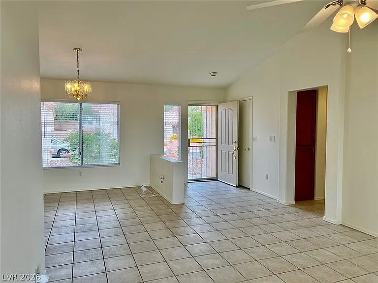 2720 Hope Forest Dr — Photo 2