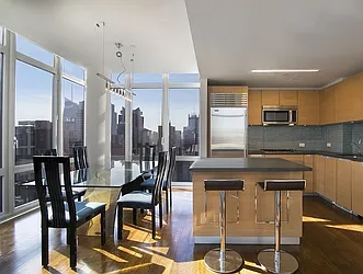 Rented by R New York