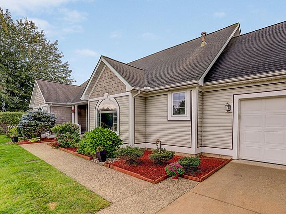 5th image of 9288 Garden View Dr