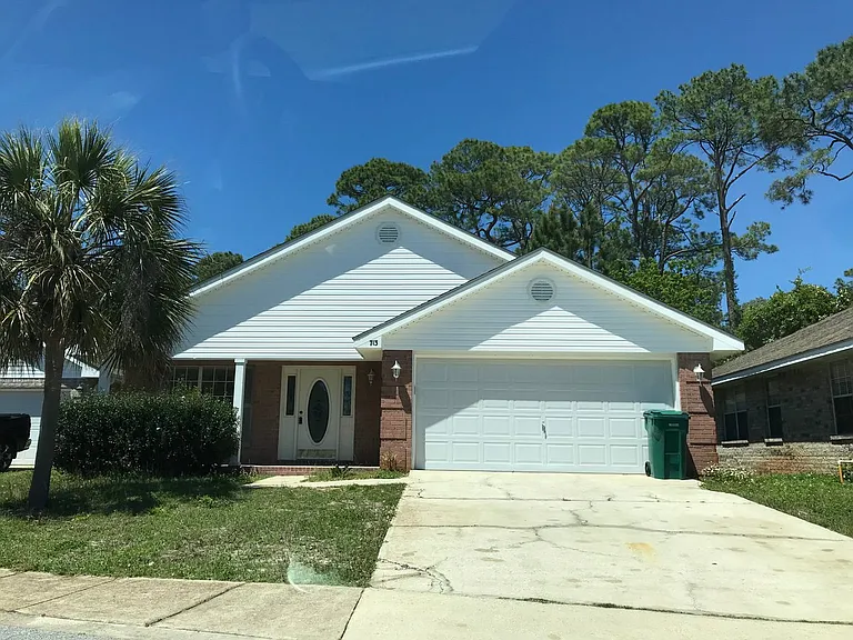 713 Marsh Harbor Dr — Photo 1