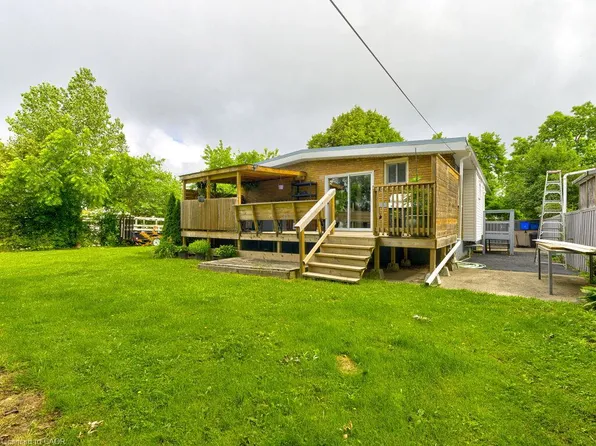 154 Luscombe St, Hamilton, ON L9A 2K3