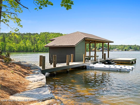 3rd image of 182 Waters Edge Dr