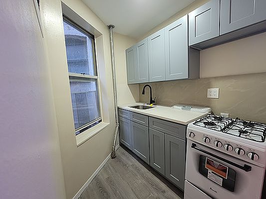 3rd image of 311 E 105th St APT 2C