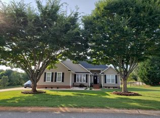 108 Abners Run Dr, Greer, SC 29651
