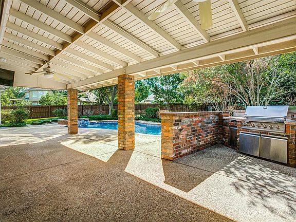 4th image of 608 Melrose Ct