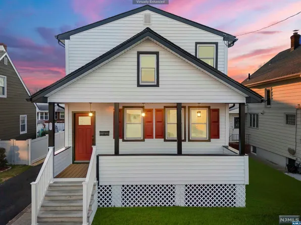 331 2nd St, Saddle Brook, NJ 07663