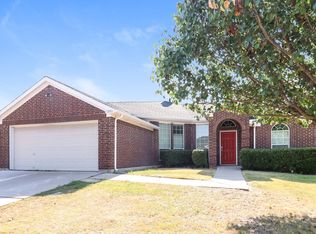 1206 Beacon Hill Dr, Midlothian, TX 76065