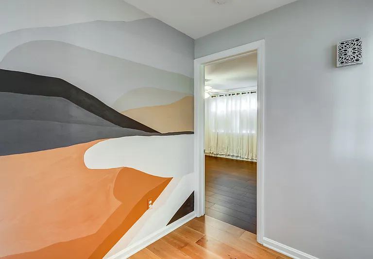 1827 Larchmont Ln — Photo 37