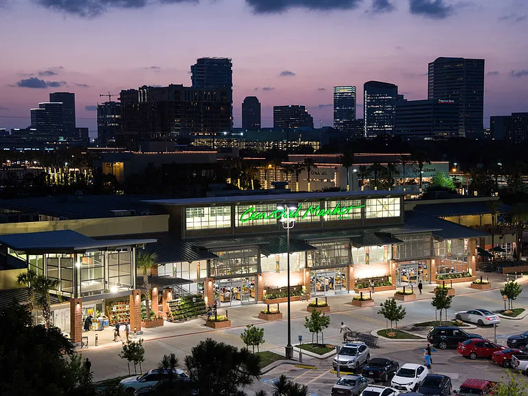 Close to Central Market for groceries
