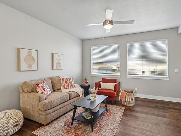 5th image of 1406 NE Little Beaver Dr