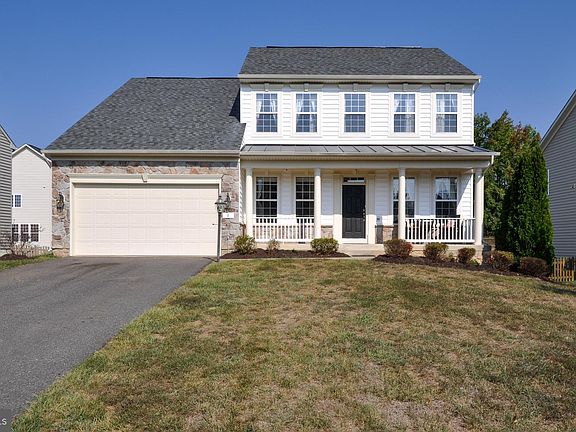 4th image of 8 Charter Gate Dr