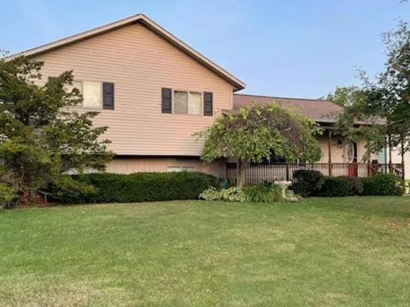 220 N 2nd St, Freeland, MI 48623