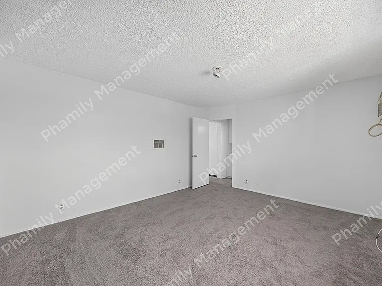 11575 Moorpark St #203 — Photo 13