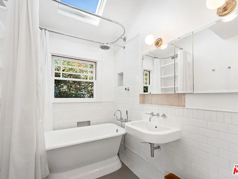 1843 Lucile Ave — Photo 15