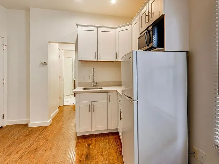 628 Waverly St #11 — Photo 13
