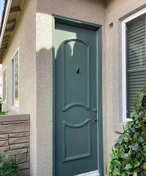 1858 N Filbert Ave — Photo 2