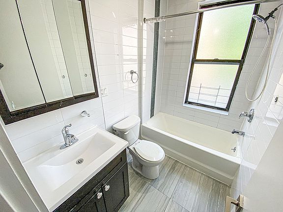 3rd image of 466 Concord Ave #6C