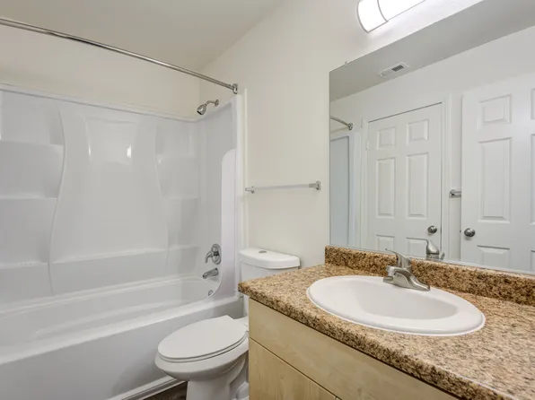 Eucalyptus Ridge - Military Housing