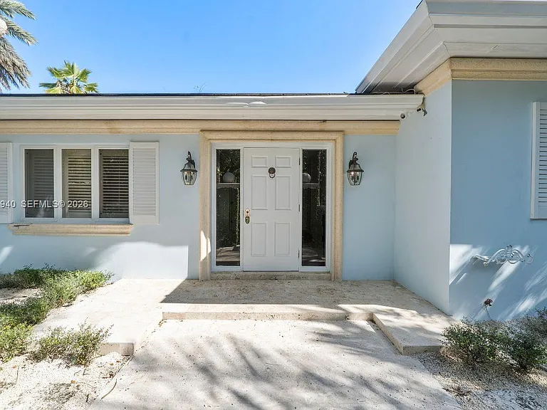 1037 Alfonso Ave — Photo 14