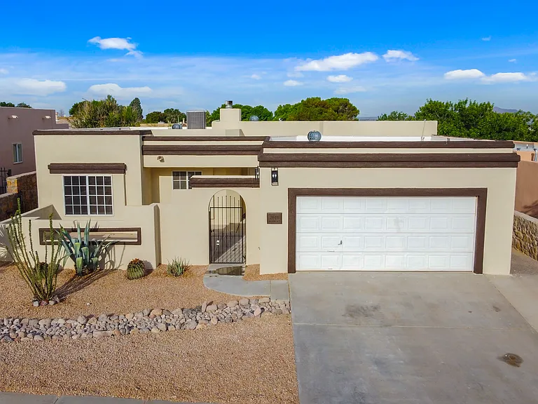 2641 Bearcat Dr — Photo 2