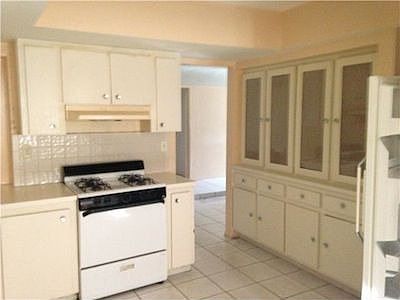 3rd image of 8537 Windsor Dr