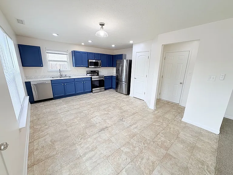 1008 Balto Dr — Photo 6