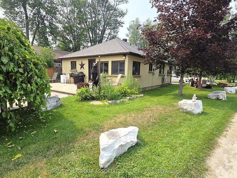 1099 Poplar Rd — Photo 23