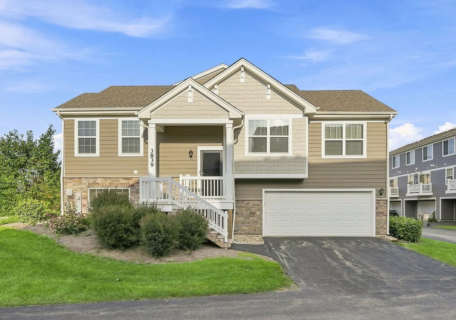 3 bed, 1756 sqft, $2,850 — Photo 1