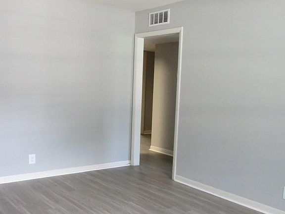 4th image of 7700 Gleason Dr #7pceckm0v