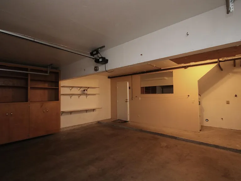 542 N Orange Grove Blvd — Photo 24