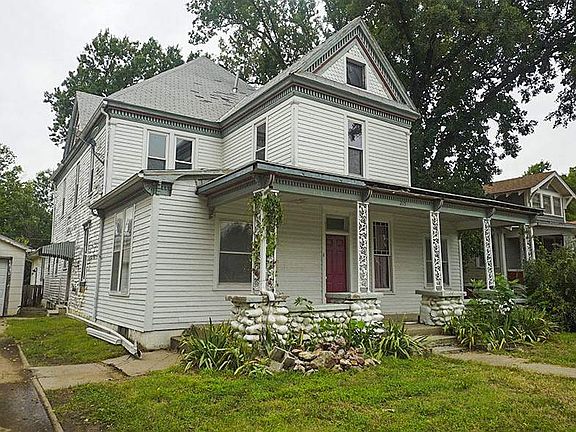 2nd image of 215 S Taylor St