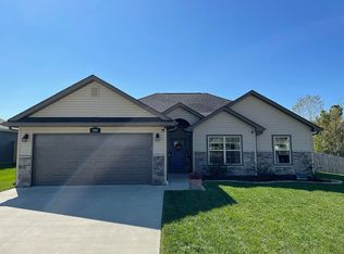 100 Summit Peak Dr, Columbia, MO 65202